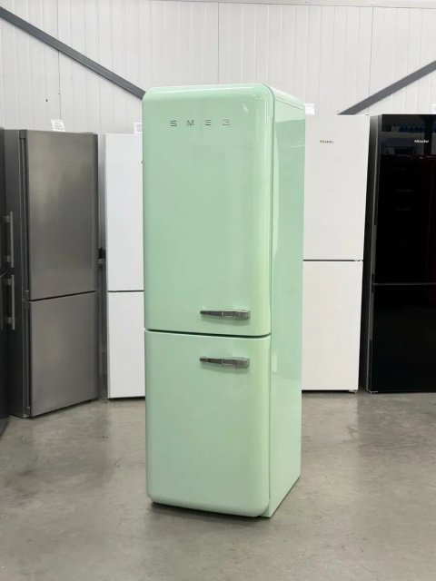 Холодильник Smeg FAB32LPG5