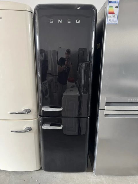 Холодильник Smeg ретро