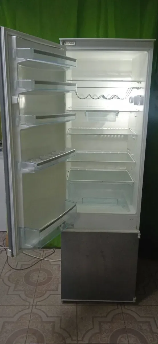 Холодильник вбудований б/в Bosch mod.KIV38X20
 Магазини Техніка б/у ZV — фото 4