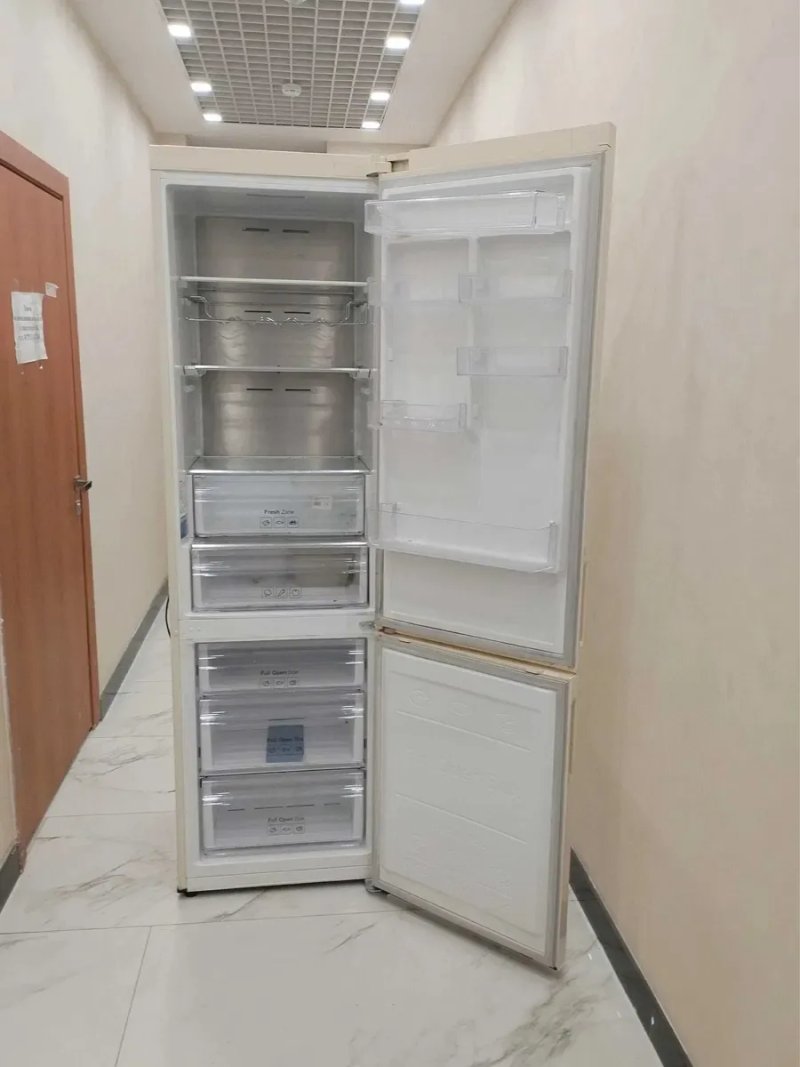 Холодильник з доставкою Samsung RB37J5461EF, гарантія, занос — фото 2