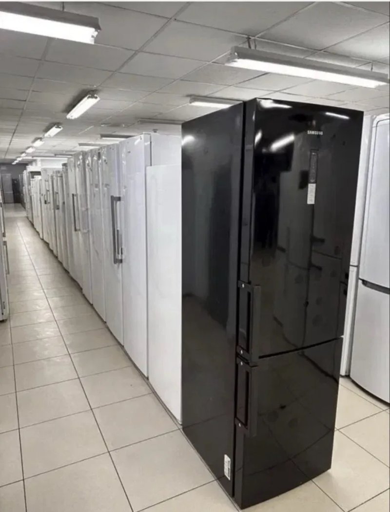 Холодильник з доставкою Whirlpool WBE3111A, гарантія, занос — фото 3