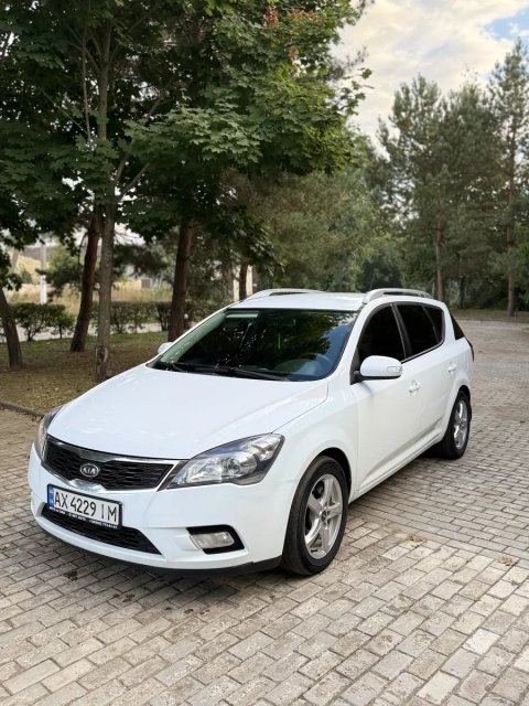 Kia Ceed 2010 1.6 tdi в хорошем состоянии