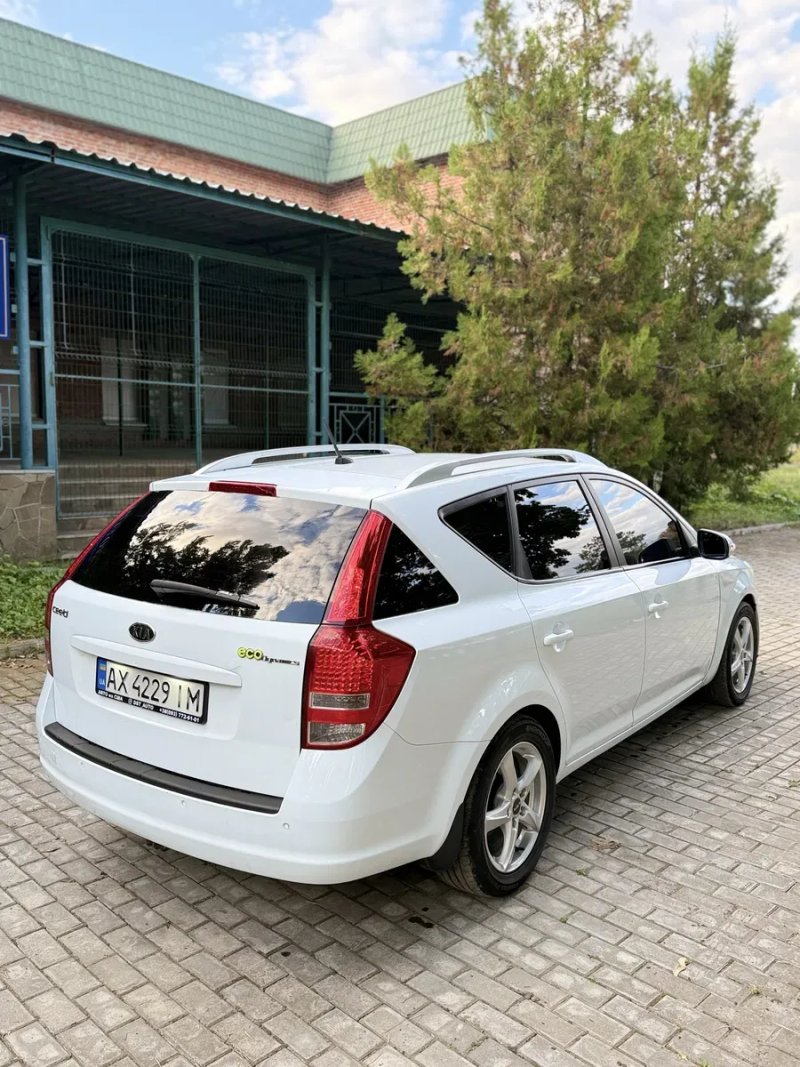 Kia Ceed 2010 1.6 tdi в хорошем состоянии — фото 3