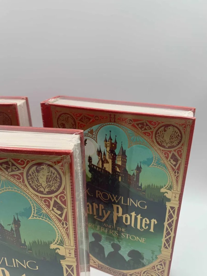 Книга Harry Potter And The Sorcerer's Stone: Year 1 (MinaLima) — фото 2