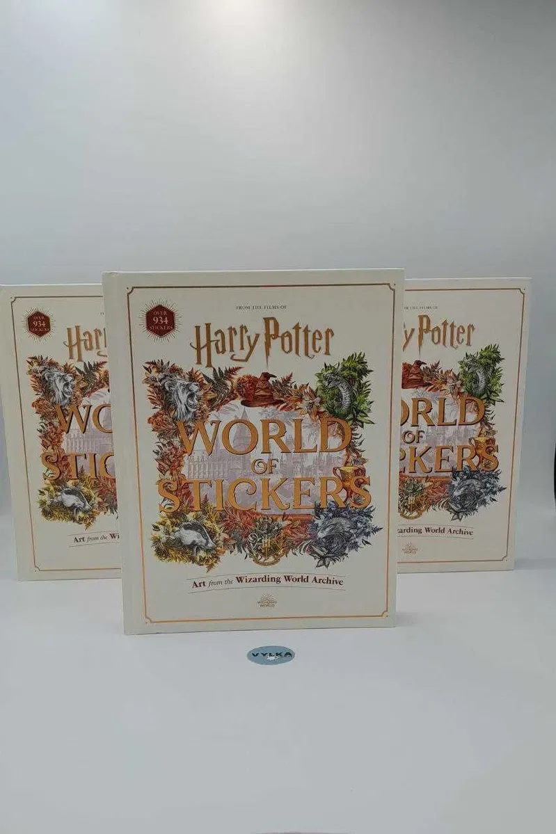 Книга Harry Potter World of Stickers: Art from the Wizarding — фото 2