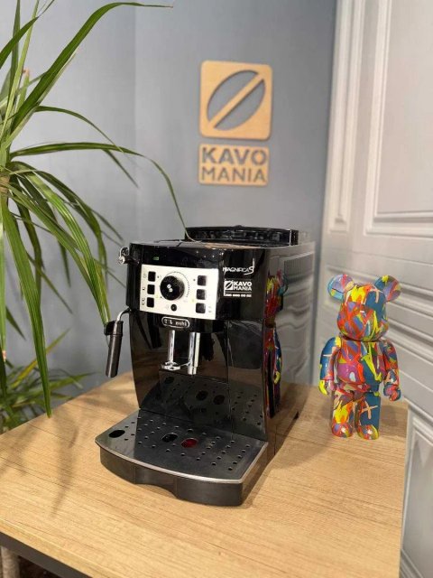 Кофемашина Delonghi Magnifica S б/у