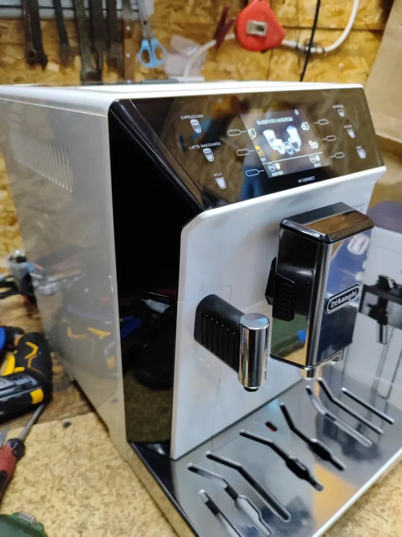 Кофемашина, кавомашина DeLonghi ECAM 556.55 SB PrimaDonna Class — фото 3