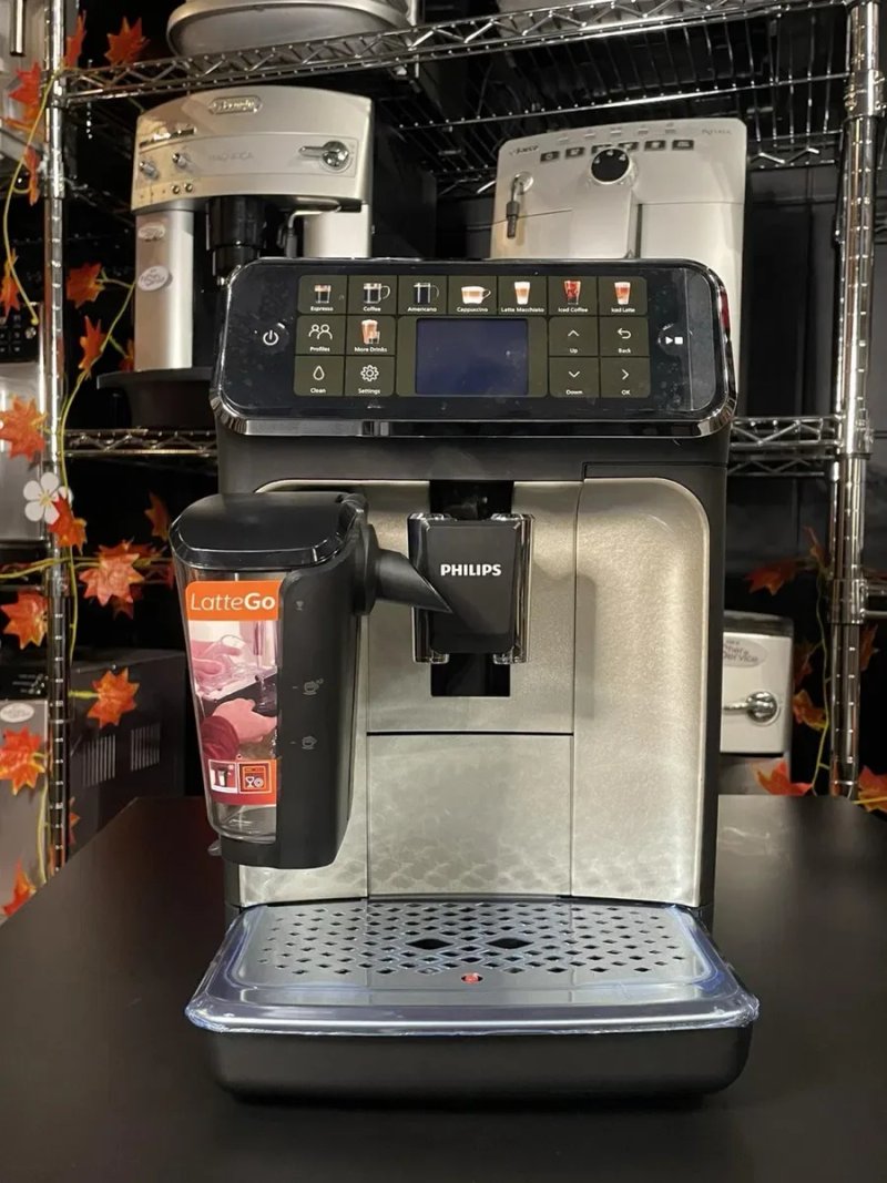 Кофемашина Кавомашина Philips Series 5500 — фото 4