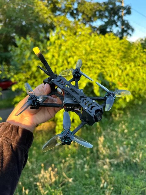 Компактний fpv дрон на цифровій системі dji 04 з GPS
