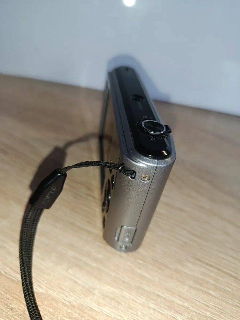 Компактний цифровий фотоапарат Samsung ES90 + повний комплект (чохол, адаптер, зарядне) — фото 4
