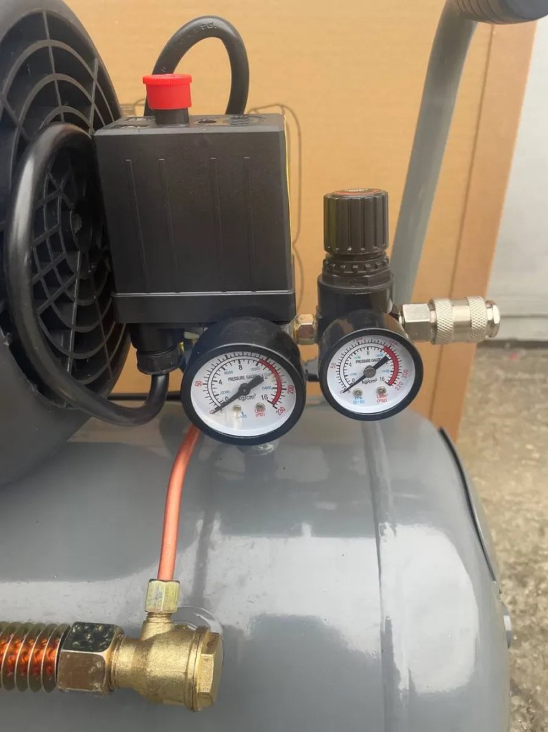 Компресор INTERTOOL PT-0007 50 л, 3,0 кВт, 220 В, 10 атм, 420 л/мин — фото 5