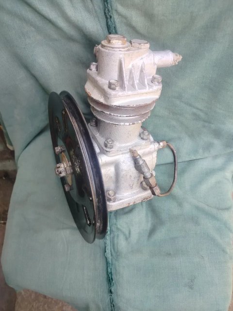 Компрессор тип газ 66 СССР.