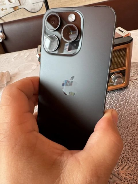 Кому  Iphone 15 Pro на 256 Gb хороший стан, звертайтесь!