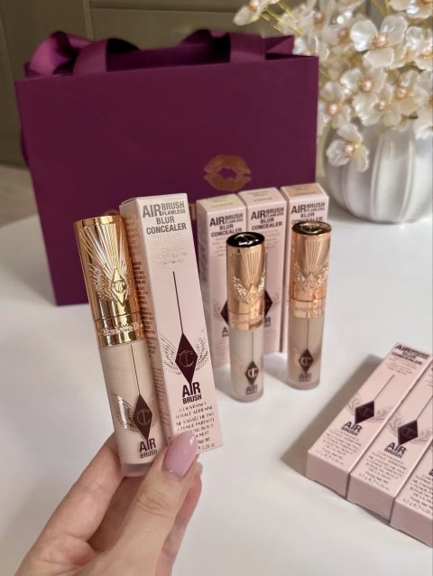 Консилер Charlotte Tilbury Airbrush Flawless Blur Concealer