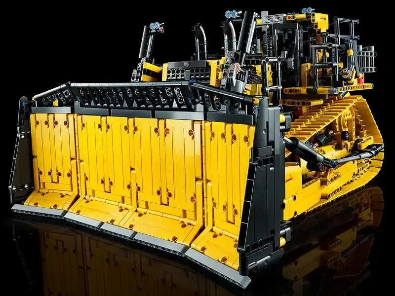 Конструктор LEGO Technic 42131 Бульдозер Cat D11 з пультом управління — фото 7