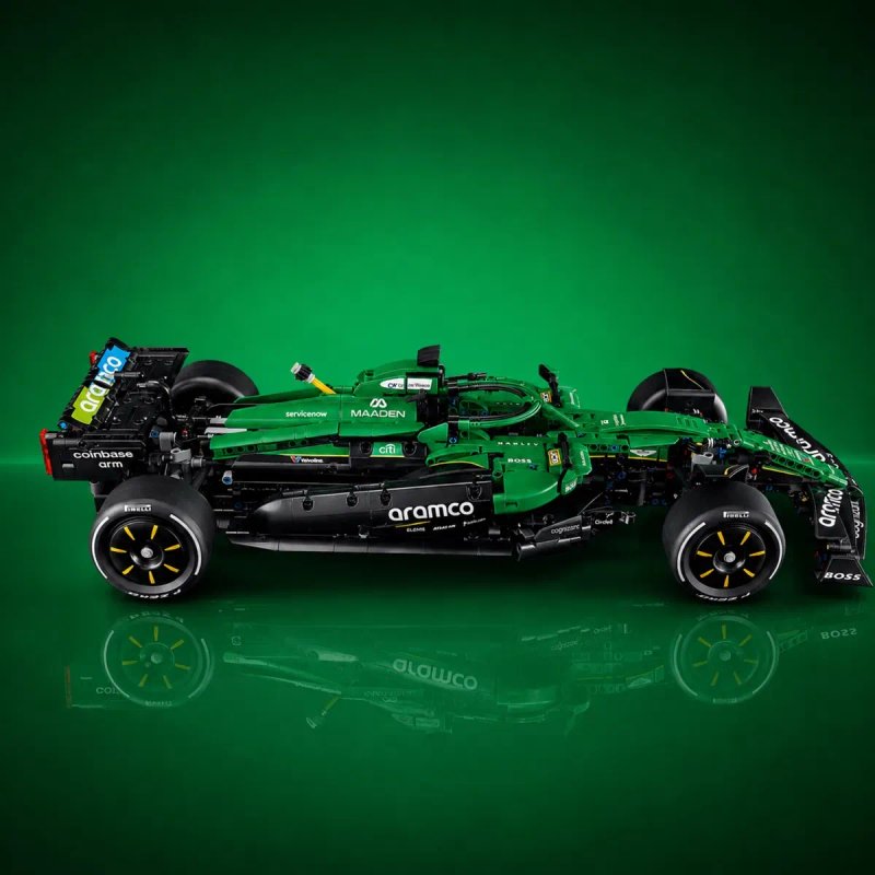 Конструктор Technic – F1 Aston Martin Aramco AMR25 (42240) | 1547 деталей | сумісний з LEGO — фото 2