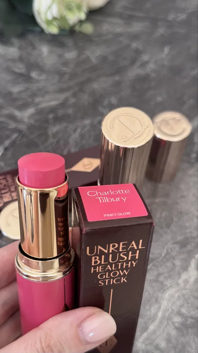 Кремові румяна  Charlotte Tilbury Unreal Blush Healphy Glow Stick — фото 3