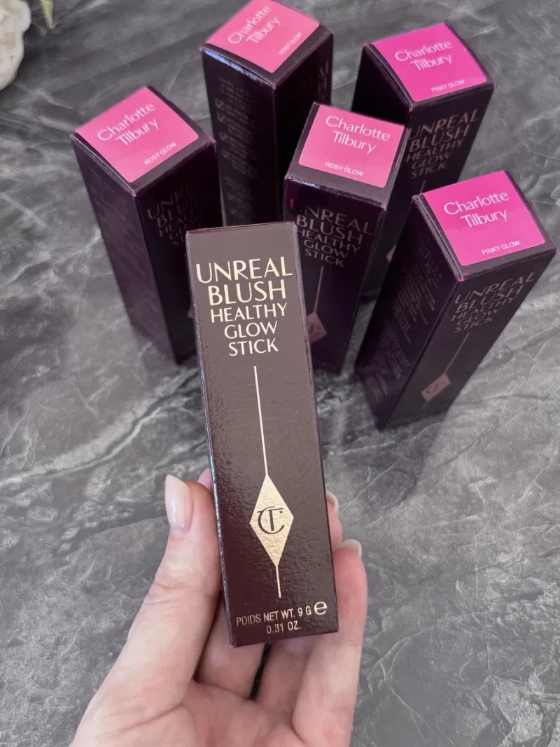 Кремові румяна  Charlotte Tilbury Unreal Blush Healphy Glow Stick — фото 7