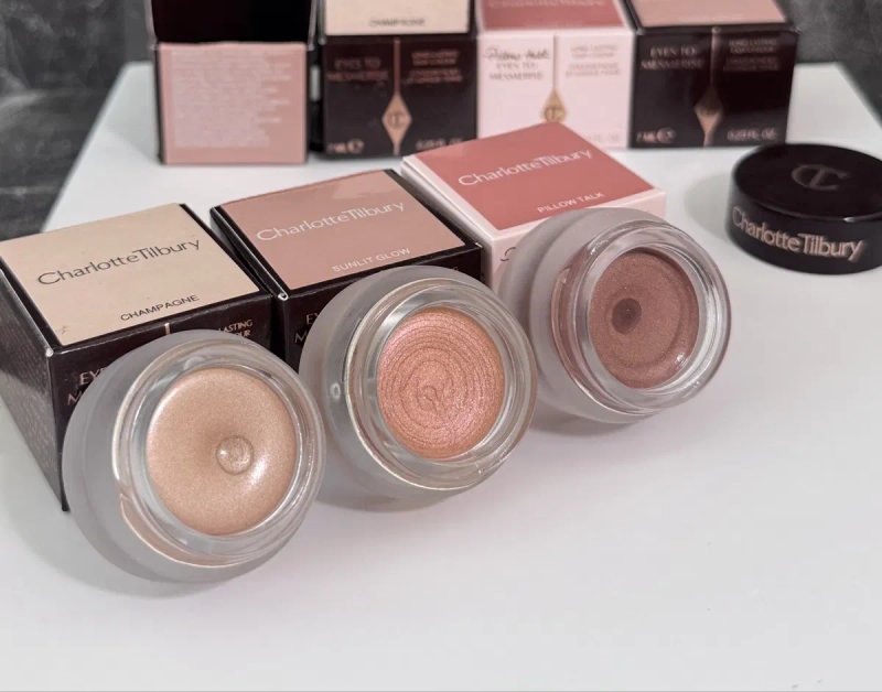 Кремові тіні Charlotte Tilbury Eyes to Mesmerise — фото 5