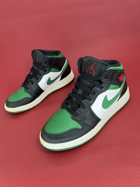 Кросівки 38р.   Nike  Air Jordan 1 Mid GS "Bred" (артикул 554725-067)
