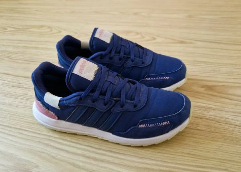 Кросівки  Adidas 38 розмір (стелька 23.5см) Original
