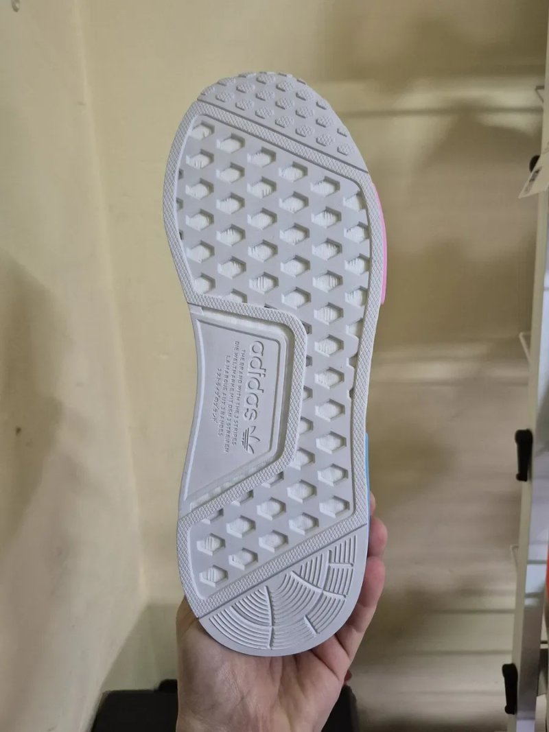 Кросівки Adidas Originals NMD R1(Оригінал)42⅔-27см і 44-28см — фото 6