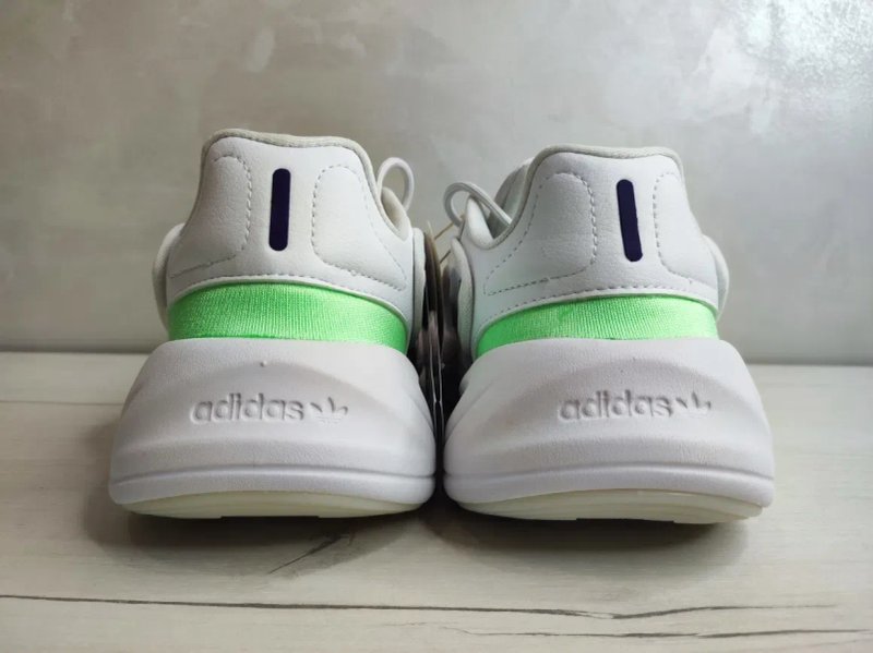 Кросівки adidas ozelia originals — фото 2