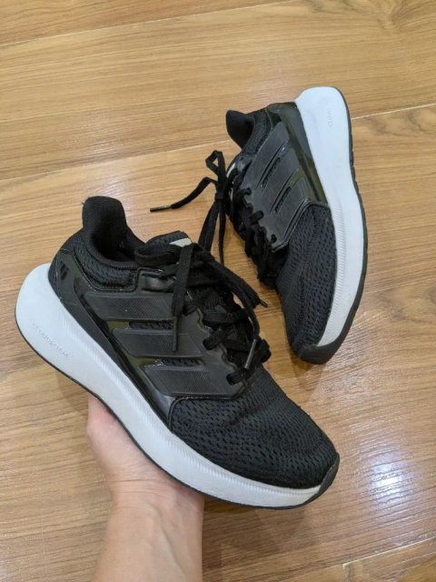 Кросівки Adidas снікерси оригінал 36 р ідеал
