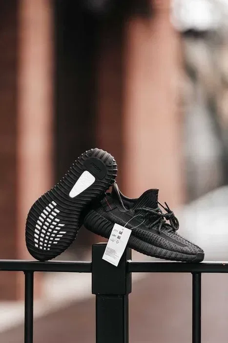 Кросівки Adidas Yeezy Boost 350 V2 Reflective Laces Premium Black | Кроссовки Адидас чоловічі жіночі — фото 2