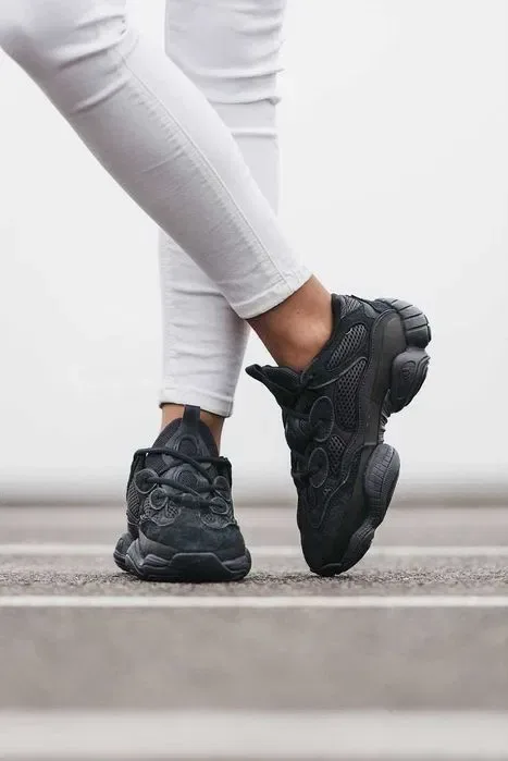 Кросівки Adidas Yeezy Boost 500 Premium Triple Black | Кроссовки Адидас чоловічі жіночі — фото 7