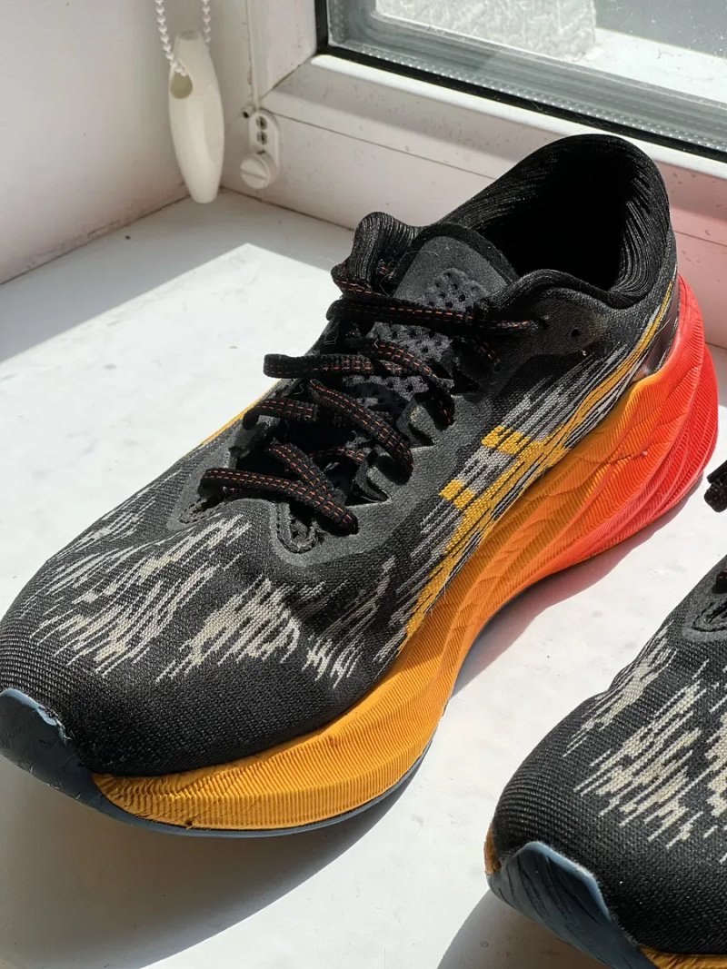 Кросівки Asics novablast 3 оригінал — фото 5