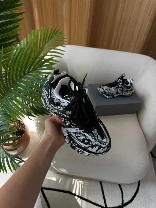 Кросівки Balenciaga Track Graffiti Black/White premium | Кроссовки жіночі чоловічі — фото 5