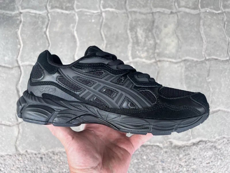 Кросівки чоловічі Asics GEL-NYC GT Triple Black / Graphite Grey Black в наявності.. — фото 4