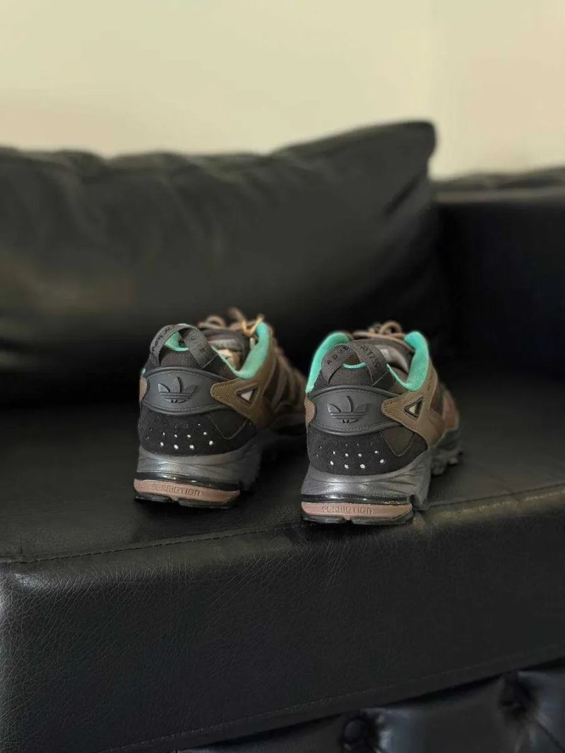 Кросівки чоловічі на осінь для міста та гір adidas Originals Hyperturf Adventure великий розмір дивіться інші оголошення автора є більше 500 пар — фото 5