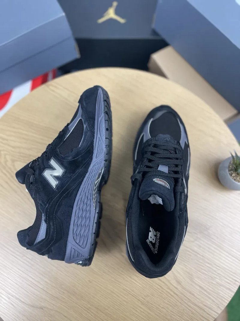 Кросівки чоловічі New Balance 2002R Gore tex — фото 2