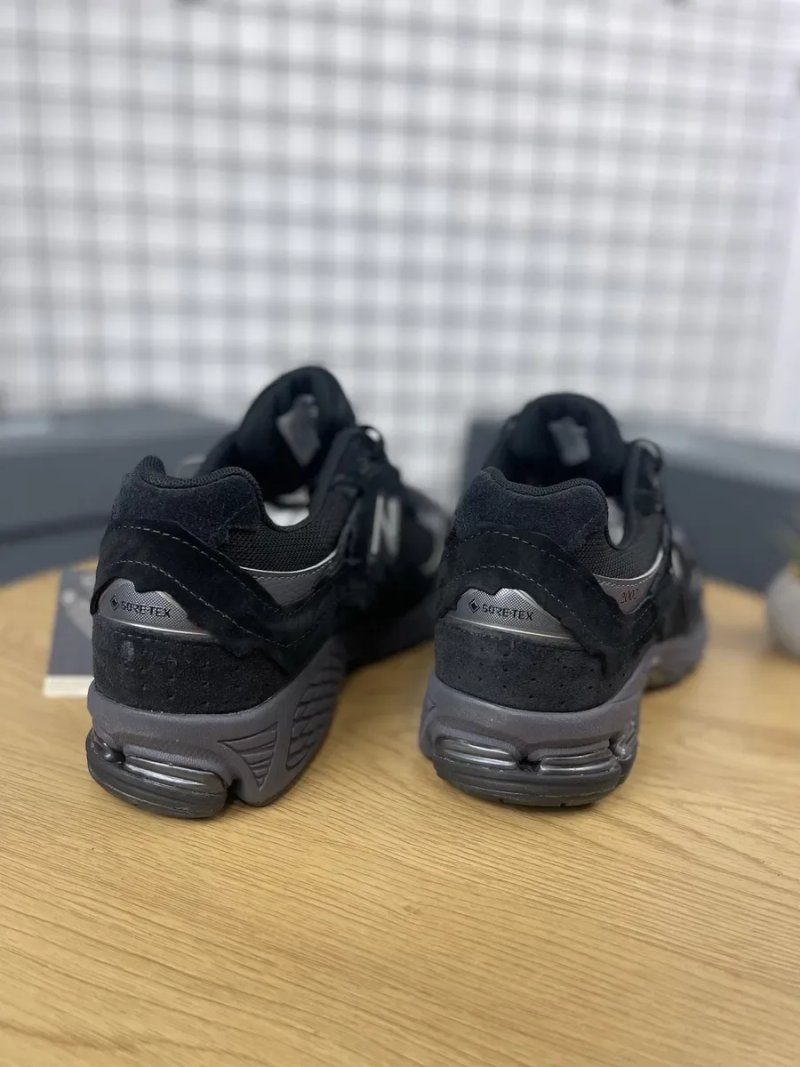 Кросівки чоловічі New Balance 2002R Gore tex — фото 3