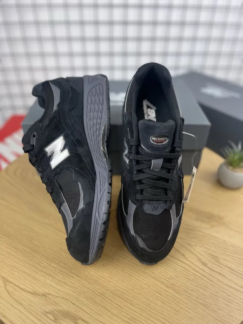 Кросівки чоловічі New Balance 2002R Gore tex — фото 4