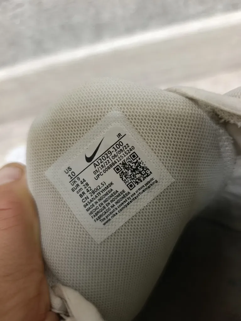 Кросівки чоловічі Nike Air Max Plus White Aj2029-100 — фото 3