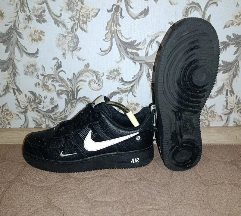 Кросівки чоловічі шкіряні Nike Air Force 1 07LV8 ultra black — фото 7