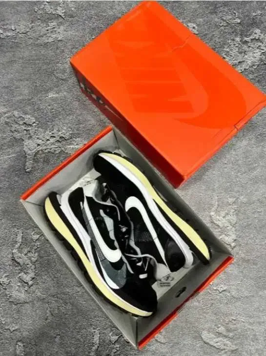 Кросівки чорно білого кольору Nike Sacai Найк Сакаї Вапорвафлі 3.0 — фото 2