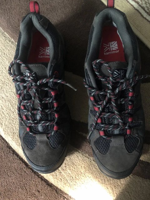 Кросівки.  Karrimor