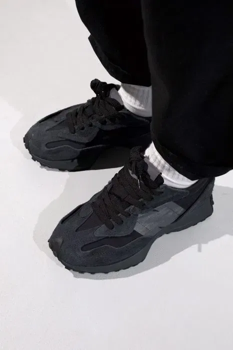 Кросівки Кроссовки New Balance 327 Triple Black Чорний Чёрный Кросовки повсякденні — фото 2