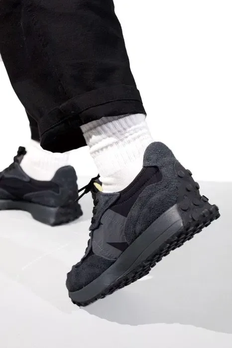 Кросівки Кроссовки New Balance 327 Triple Black Чорний Чёрный Кросовки повсякденні — фото 5