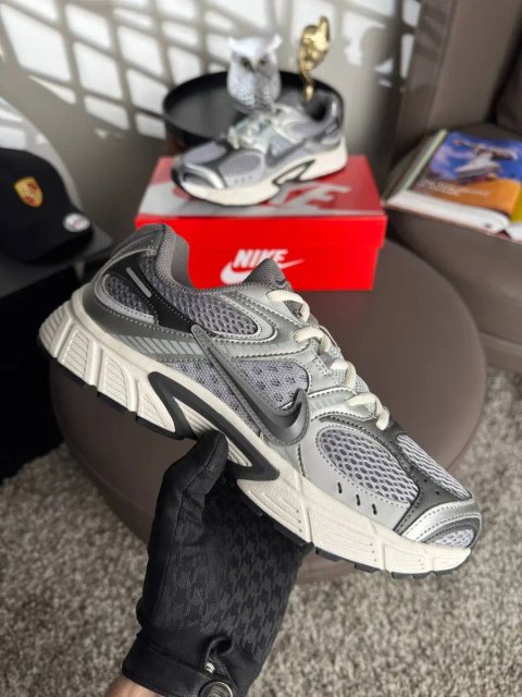 Кросівки Кроссовки Nike V5 RNR Grey Metallic Серый Сірий Кросовки демісезон