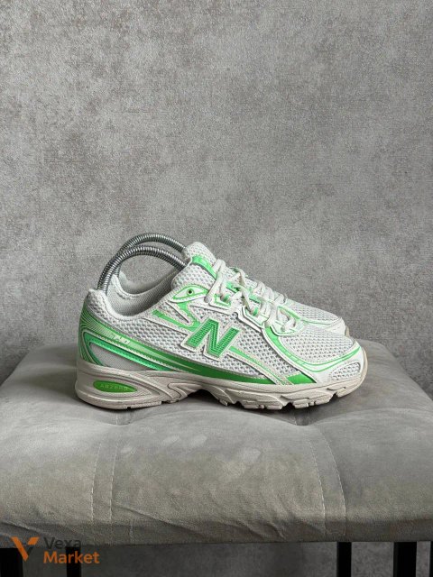 Кросівки New Balance 740