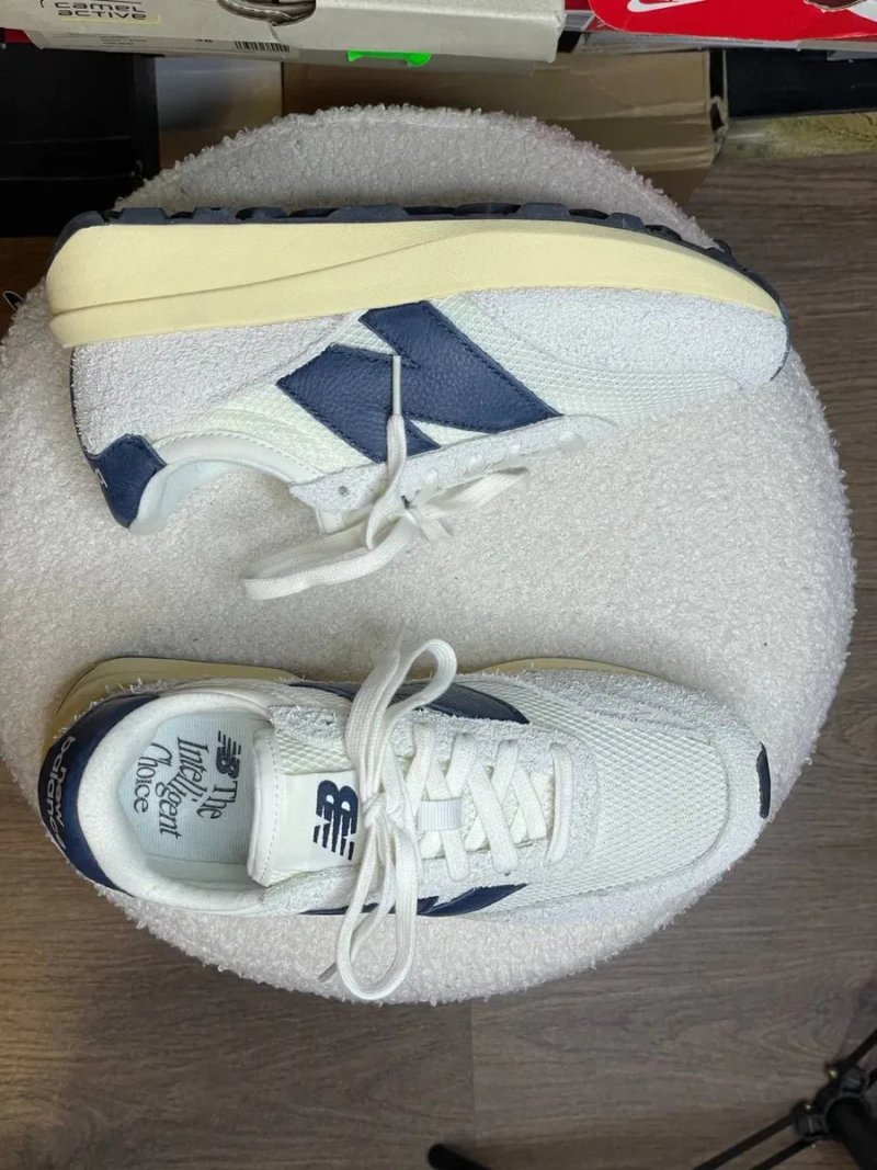 Кросівки New Balance U370EC. Оригінал!!! Розмір 38, 38,5. — фото 3