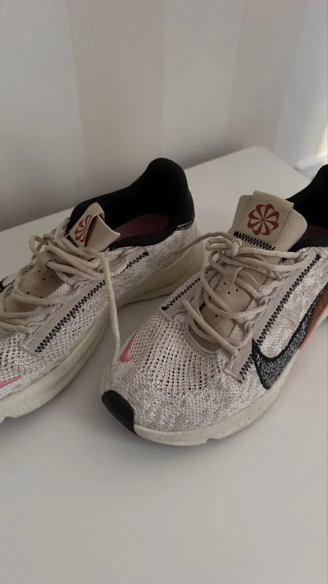 Кросівки Nike 36 розміру — фото 2