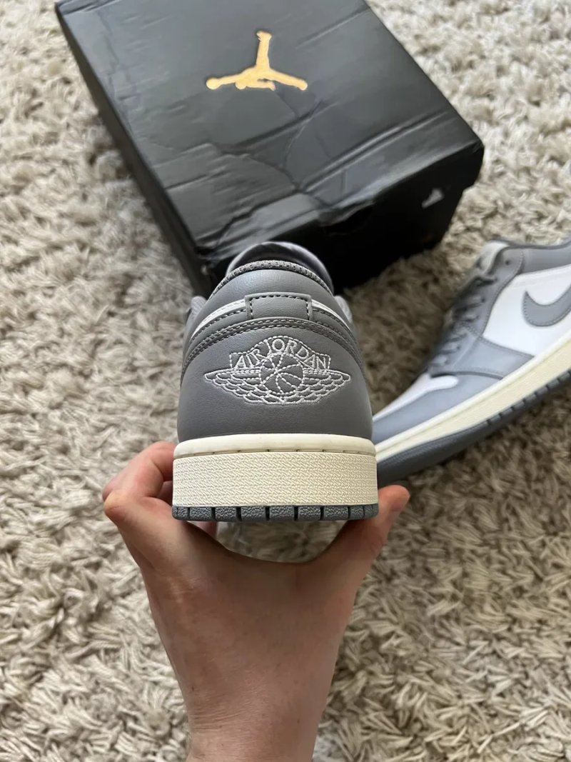 Кросівки Nike Air Jordan 1 Low Vintage Stealth Grey/White 553558-053 — фото 3
