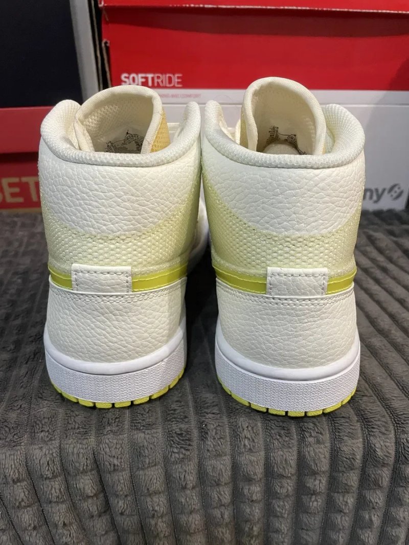 Кросівки Nike Air Jordan 1 Mid SE Voltage Yellow 40(25,5см) оригінал — фото 4