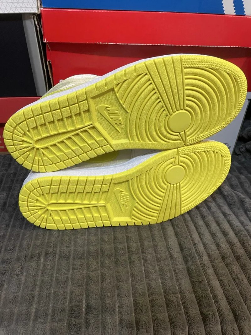 Кросівки Nike Air Jordan 1 Mid SE Voltage Yellow 40(25,5см) оригінал — фото 6